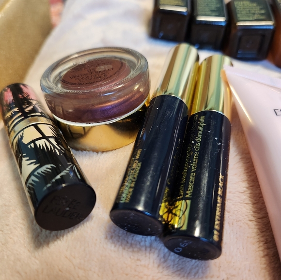 17pc Estee Lauder Bundle - Picture 3 of 8